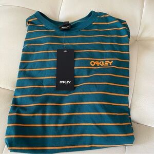 Oakley teal and orange lifestyle t-sort Mens Tee T-Shirt L NWT striped retro